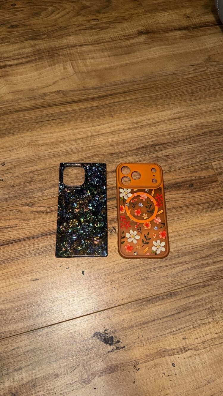 Lot of 2 Phone Cases